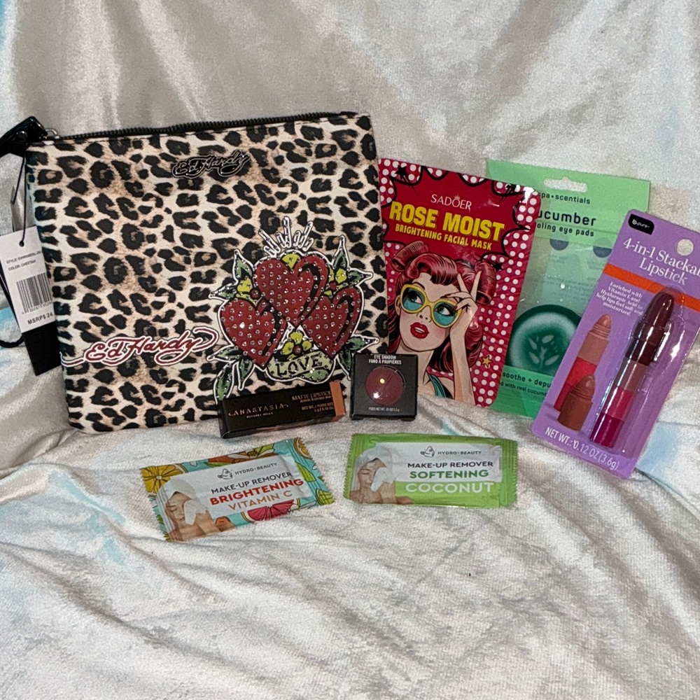 Ed Hardy Leopard Print Cosmetic Bag With Make up bundle (New) 8 Pieces